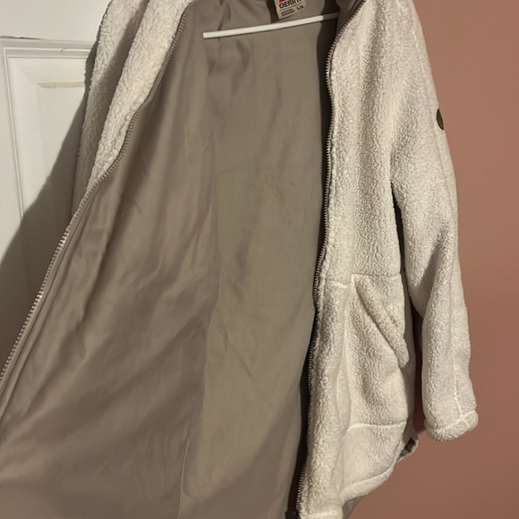 Gerry Women’s white Sherpa Jacket with fleece lining - Picture 3 of 4